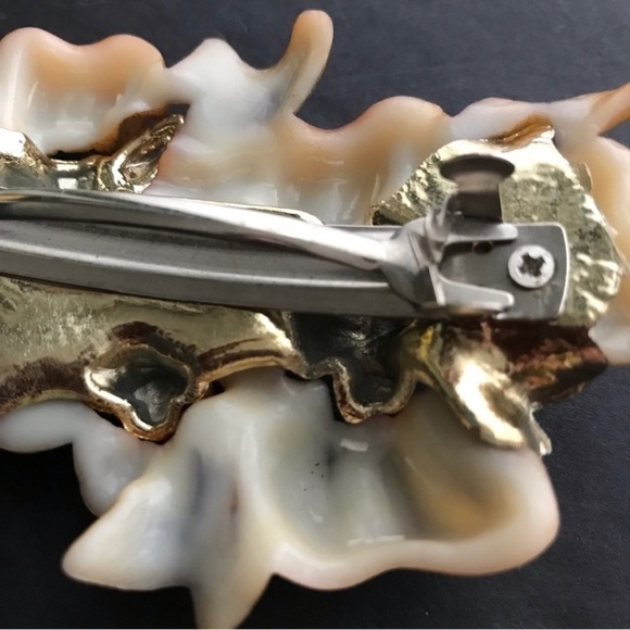 Barrette Bundle, Vintage Amber and Gold Floral Clip & Long Textured Gold Clip - Picture 9 of 16